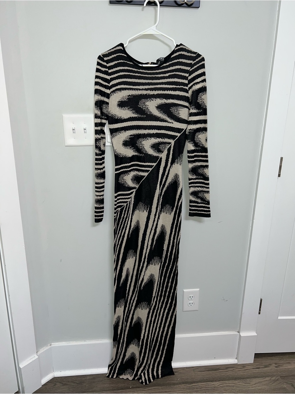 Hera Collection Black and Cream /Vestido Maxi Negro y Crema talla L